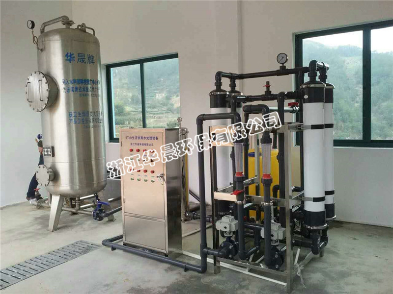 小型超濾凈水設(shè)備(圖1) 小型超濾凈水設(shè)備(圖1)